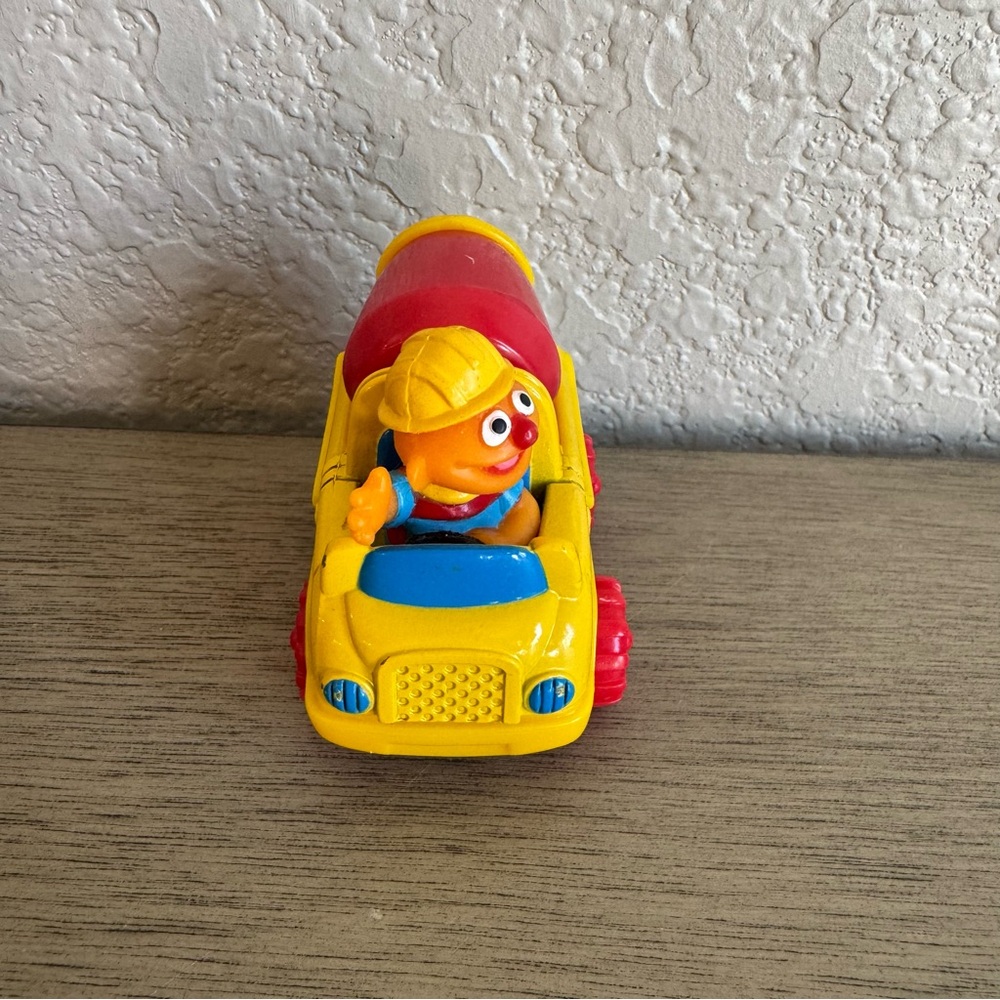 Sesame‎ Street Ernie Cement Mixer Truck – McDonald's Happy Meal Toy - Picture 3 of 5